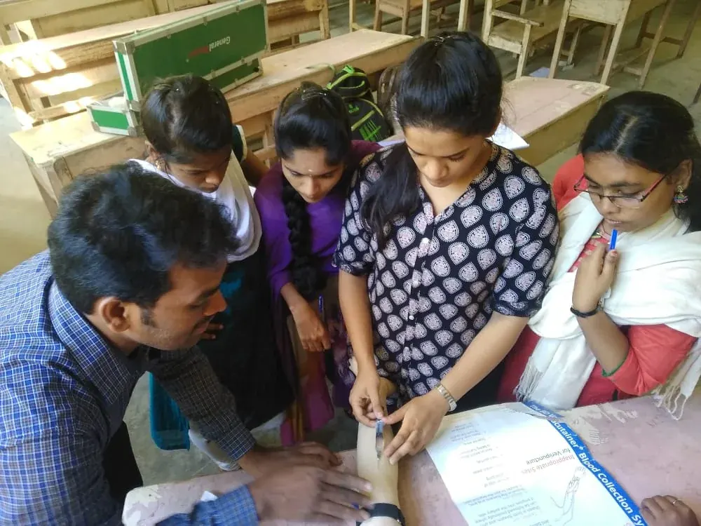 DR UK Institute students in an official guided practical learning session